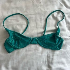 small benoa monstera shea top